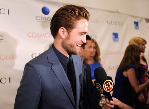 Роберт Паттинсон киноныхоо нээлтэд очлоо